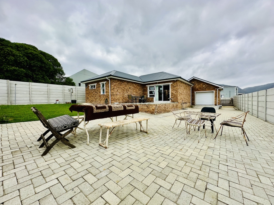 3 Bedroom Property for Sale in De Kelders Western Cape